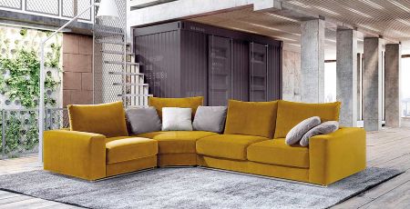 sofa de terciopelo amarillo